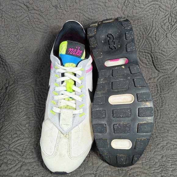 Nike Air Max Pre-Day White Platinum Volt Running Comfort Sneaker Men's Shoe 9.5 - Picture 9 of 10